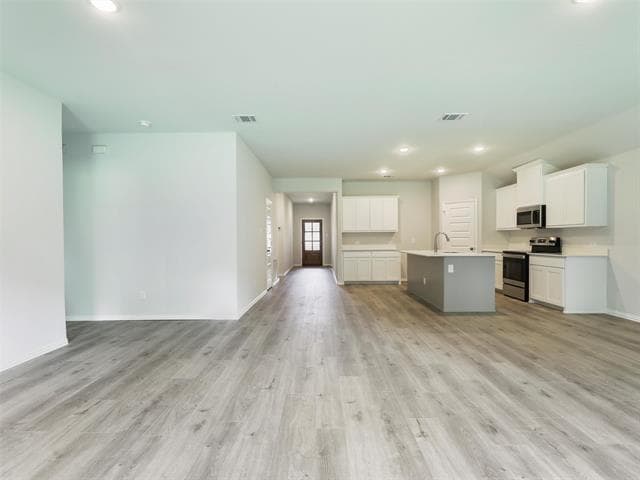 Building Photo - 1805 St James Pl Ln