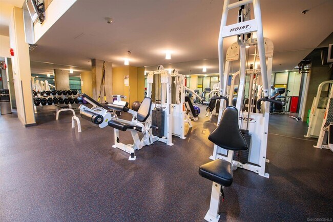 Building Photo - 1050 Island Ave