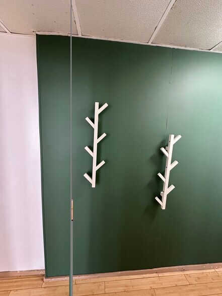 Building Photo - 47 Gould Ave