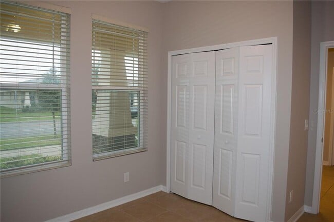 Building Photo - 8112 Summerlake Groves St