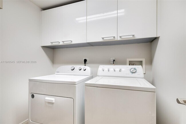 Building Photo - 17201 Collins Ave