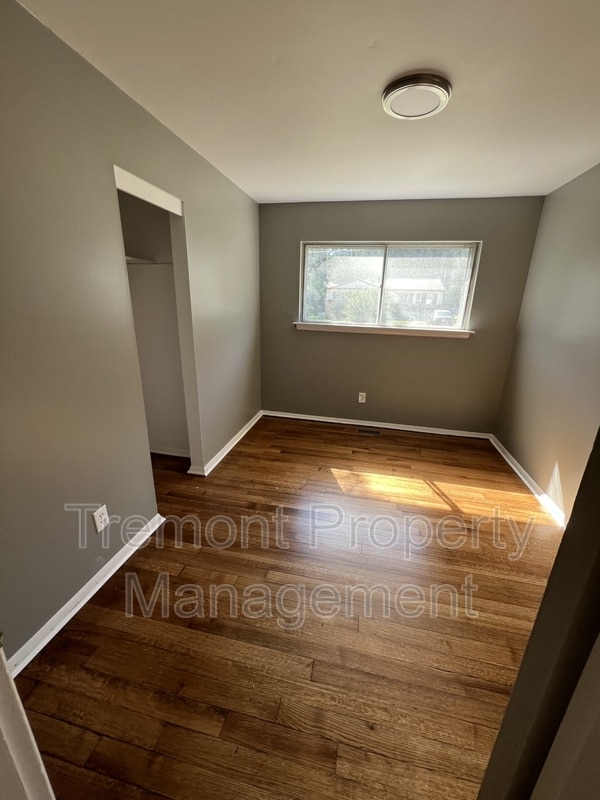 Building Photo - 105 Arlington Terrace