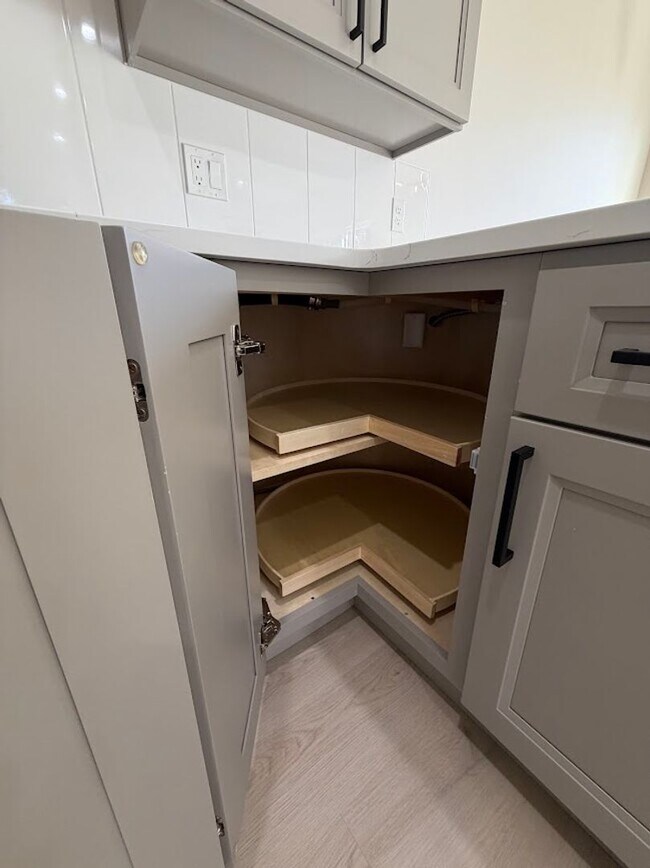 Building Photo - Elvira Place