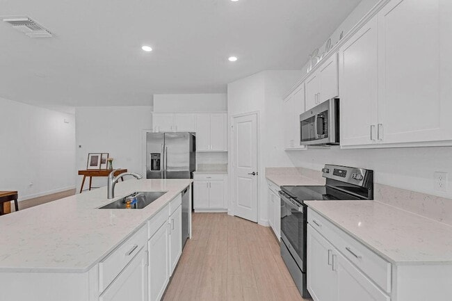 Building Photo - 7609 NW Archerfield Dr