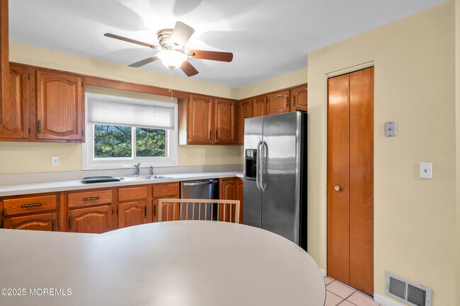 Building Photo - 4 Black Pine Ln