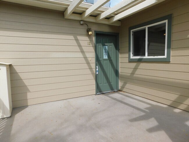Building Photo - 2485 Fountainhead Blvd