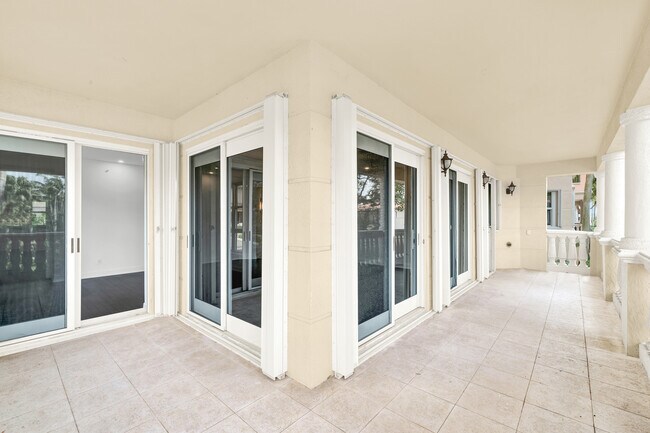 Building Photo - 13631 Deering Bay Dr