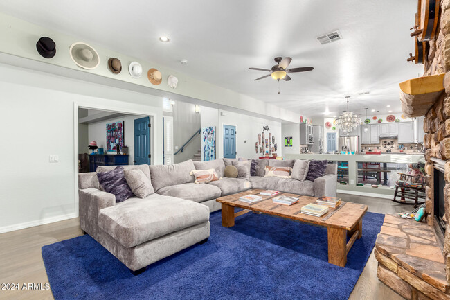 Building Photo - 20475 E Palomino Dr