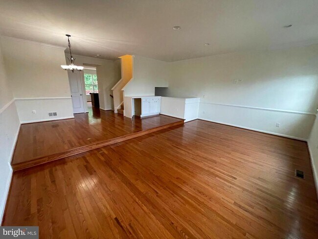 Building Photo - 327 Woodstream Blvd