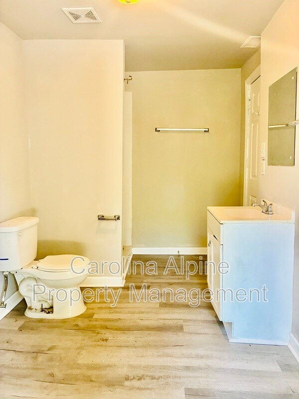 Building Photo - 1518 Hollyleaf Ave