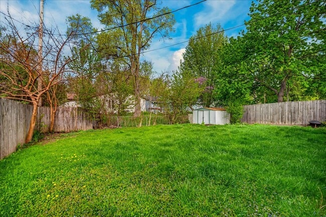 Building Photo - 1806 Golden Oak Ln