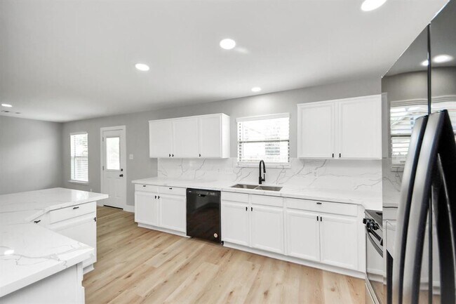Building Photo - 354 Remington Harbor Ct