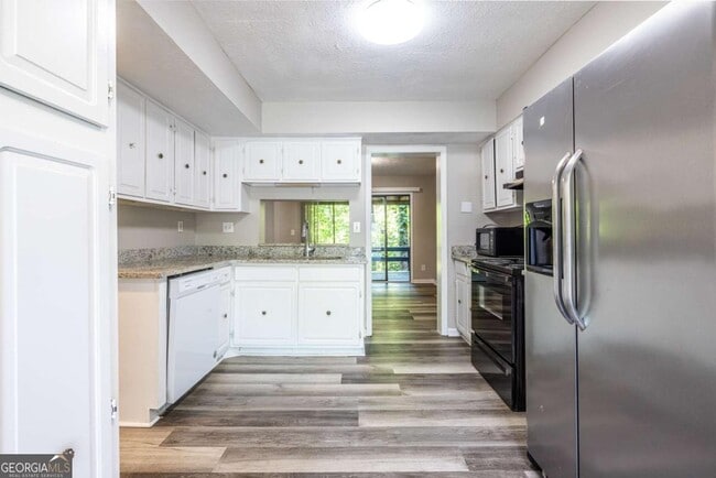 Building Photo - 1010 Mariners Ct