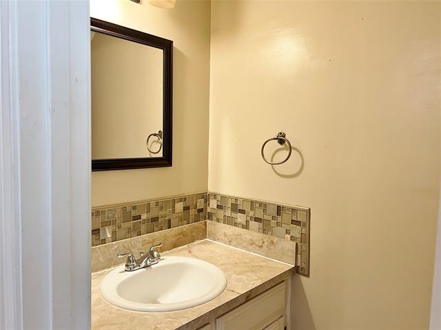Building Photo - 115 Austin Stone Dr