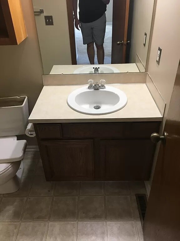 Building Photo - 3405 Comstock Ave