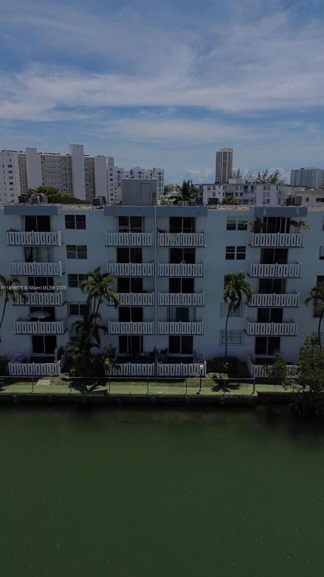 Building Photo - 7900 Tatum Waterway Dr