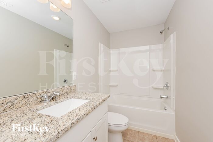 Building Photo - 2037 Hamilton Hill Dr