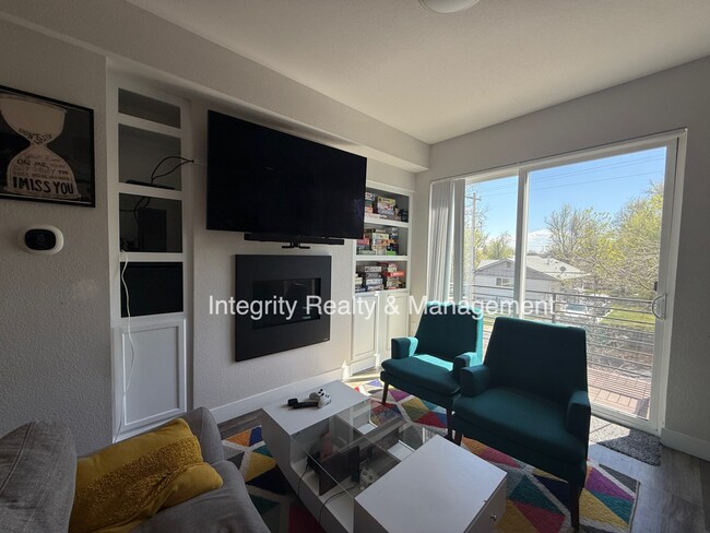 Building Photo - 5557 W 10th Ave