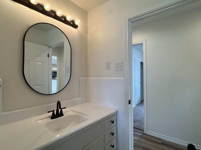 Building Photo - 3 Bedroom 2 Bath in Hopper Subdivision