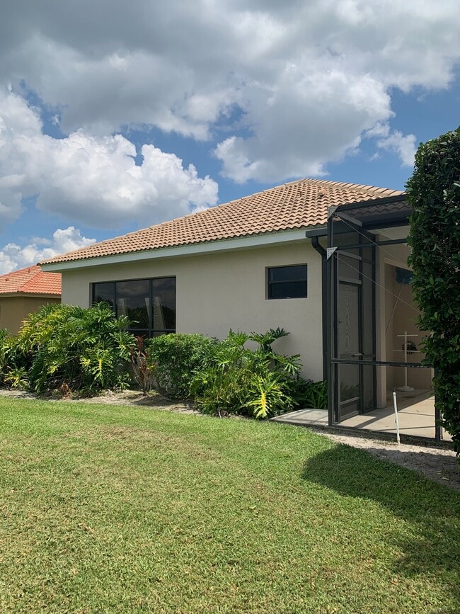 Building Photo - 12705 Penguin Dr