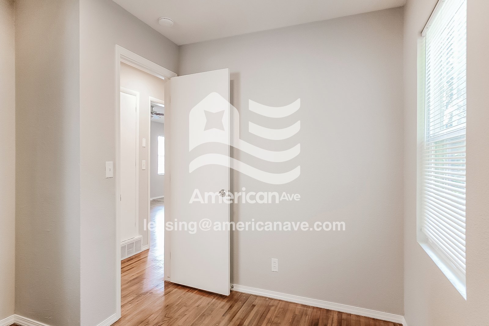 Building Photo - 143 W 50th Pl N