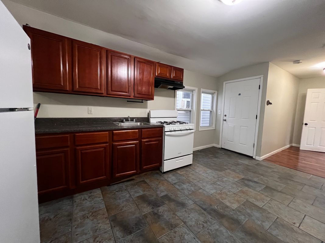 Building Photo - 29 Alexander St