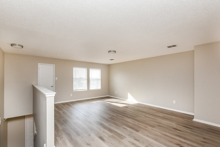 Building Photo - 4308 Meadowknoll Dr