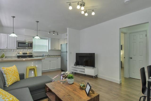 Primary Photo - 1101 SW 30th St