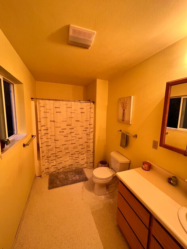 Building Photo - 21896 Fallview Dr
