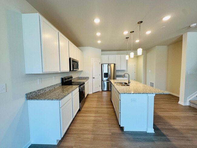Building Photo - Charming New Construction Home for Rent in...