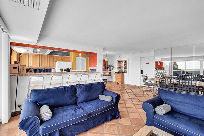 Building Photo - 2841 N Ocean Blvd