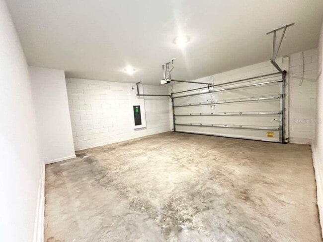 Building Photo - 4734 Katrina Dr