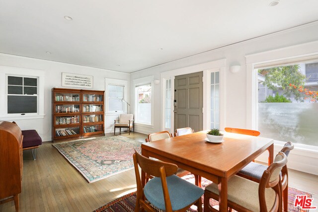 Building Photo - 4621 Oakwood Ave