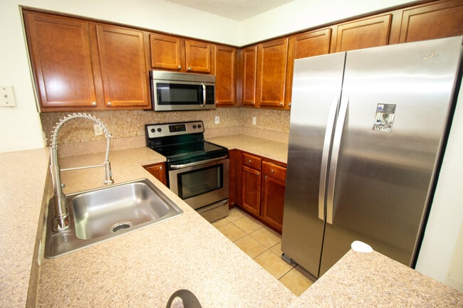 Building Photo - 7610 Westwood Dr