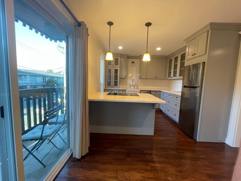 Building Photo - 480 E Okeefe St