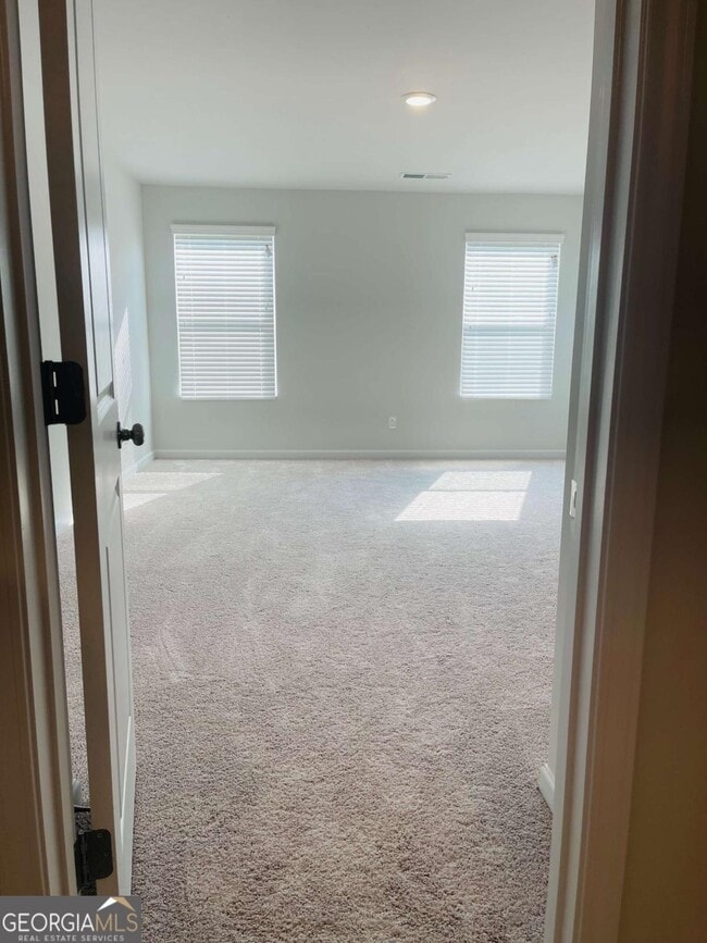 Building Photo - 160 Founders Dr