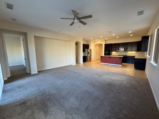 Building Photo - 4 Bedroom, 3 car garage- Foothills at Wingfield Springs. Pets welcome!