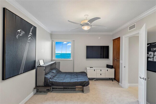 Building Photo - 400 Beach Dr NE