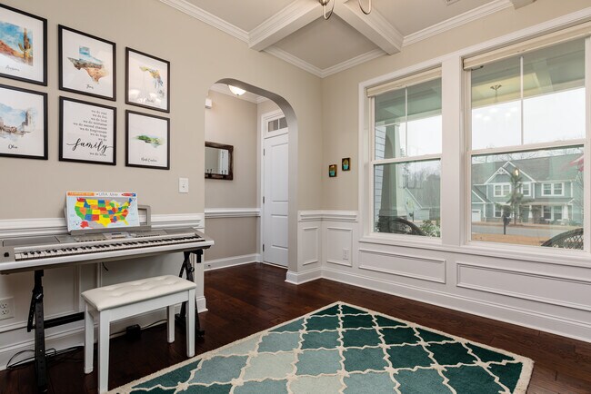 Building Photo - 205 Parrish Ln