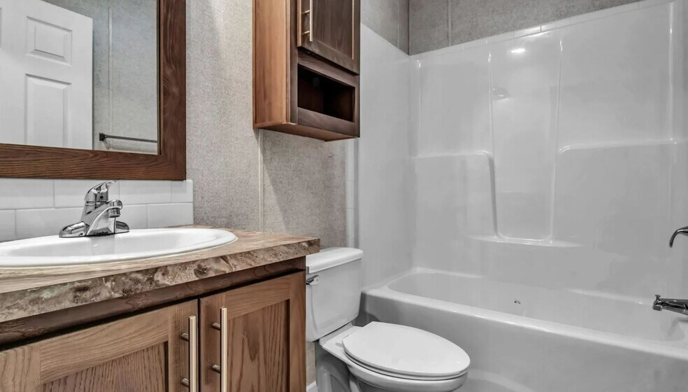 Building Photo - 333 E Lakewood Blvd