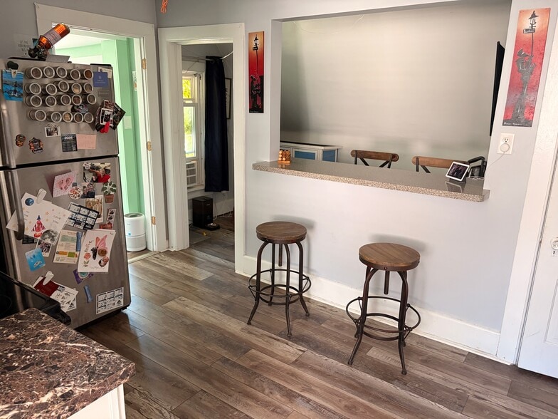 Kitchen - 2762 N Oakland Ave