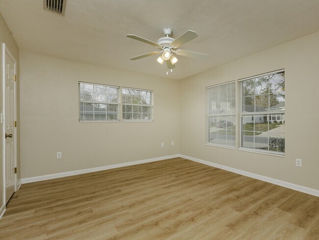 Building Photo - 6377 NW 109th Pl