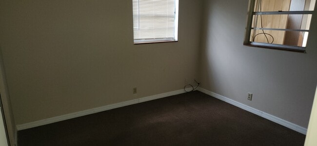 Building Photo - 233 Mimosa Dr