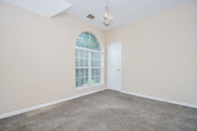 Building Photo - 21915 Stockbridge Ln