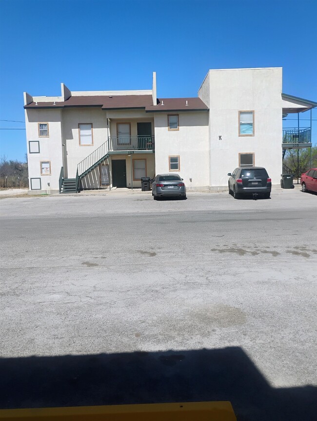 Building Photo - 105 Rockwell Way