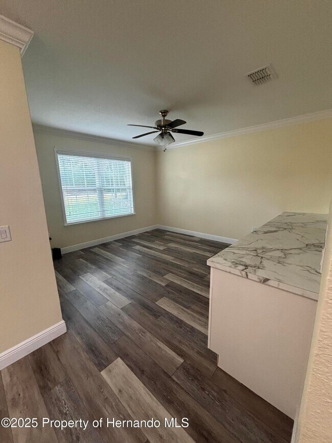 Building Photo - 1159 MacFarlane Ave