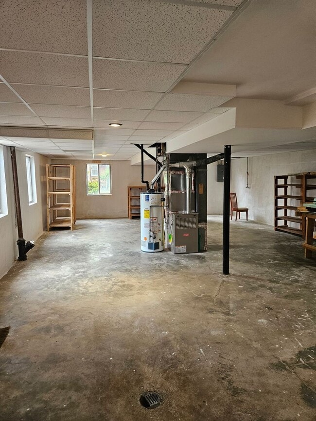 Building Photo - 3916 Gallatin St