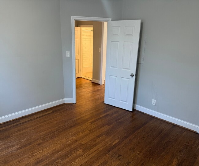 Building Photo - Cozy renovated 2 bedroom apartment