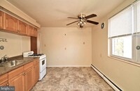 Building Photo - 102 Borbeck Ave