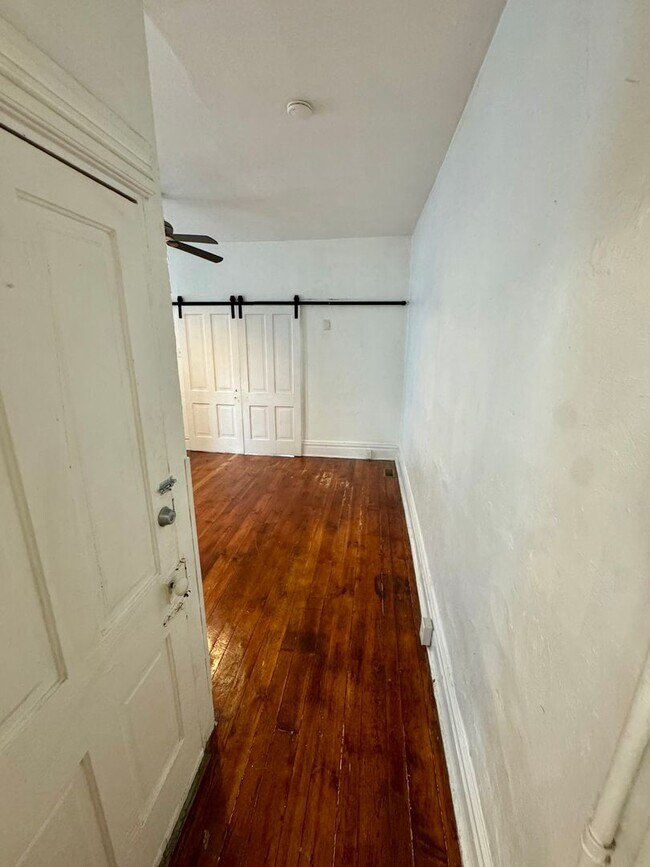 Building Photo - 419 Taylor St